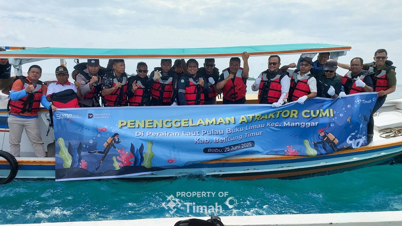 PT Timah Perkuat Ekosistem Laut, 36 Atraktor Cumi Ditenggelamkan di Belitung Timur