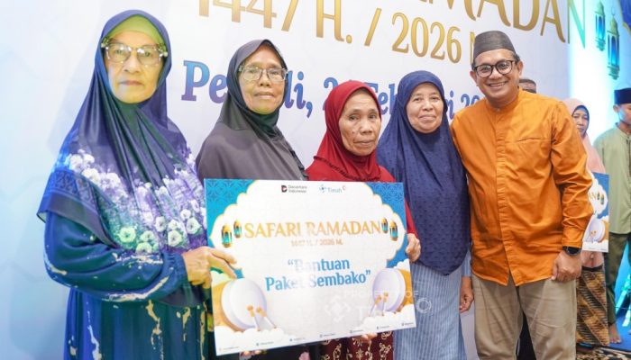 PT Timah Berbagi Paket Sembako untuk Warga Bangka