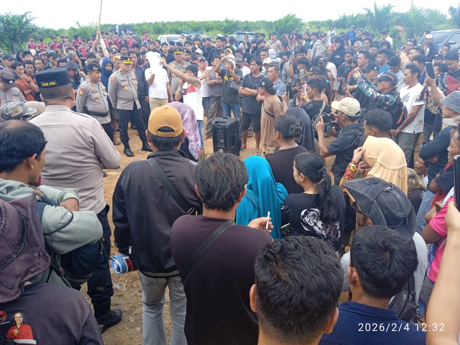 Tumpang Tindih Izin Jadi Bumerang, Ratusan Warga Bangka Barat Kepung Kebun PT BPL