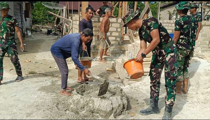TNI Rehab Rumah Tak Layak Huni di Desa Penutuk Lewat TMMD Ke-127