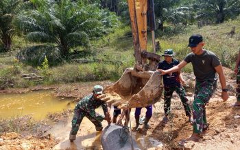 Satgas TMMD Pasang 10 Gorong-Gorong Beton di Pulau Lepar