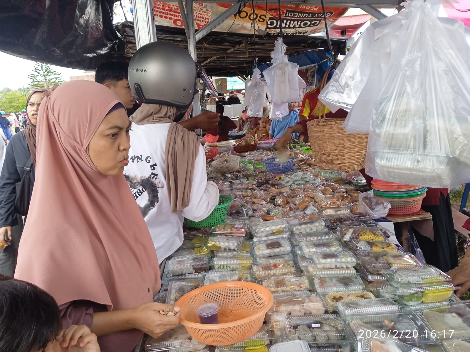 Pasar Ramadhan Mentok Jadi Simbol Kerukunan, Warga Melayu dan Tionghoa Berburu Takjil Bersama