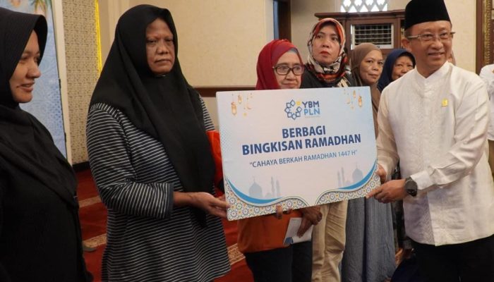 Yayasan Baitul Maal PLN Salurkan 45 Ribu Paket Bingkisan Ramadan