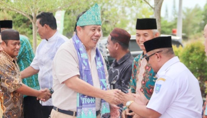 Dukung pembinaan karakter, Hidayat Arsani salurkan bantuan material pembangunan sarana ibadah