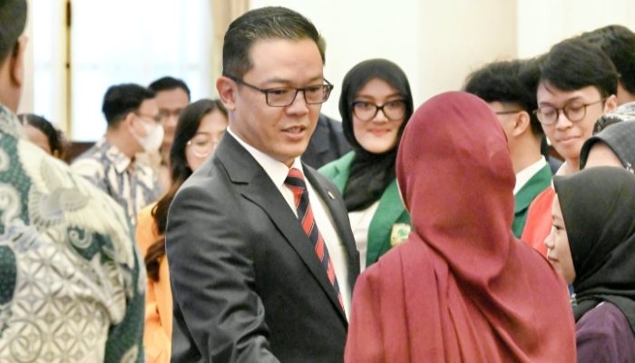 Dialog Hangat di Kemlu, Menlu Sugiono Dorong Mahasiswa Berpikir Layaknya Diplomat