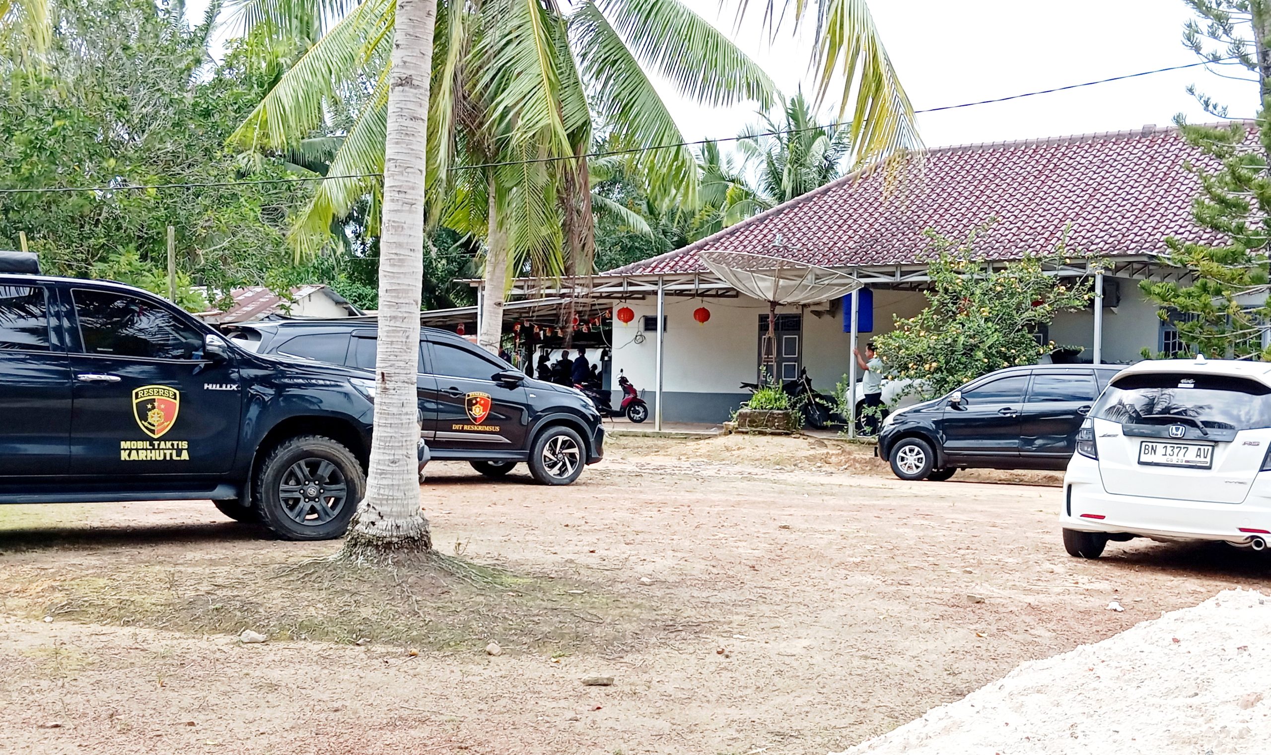 Bareskrim dan Polda Babel Datangi Rumah Pengusaha Timah Aho di Toboali