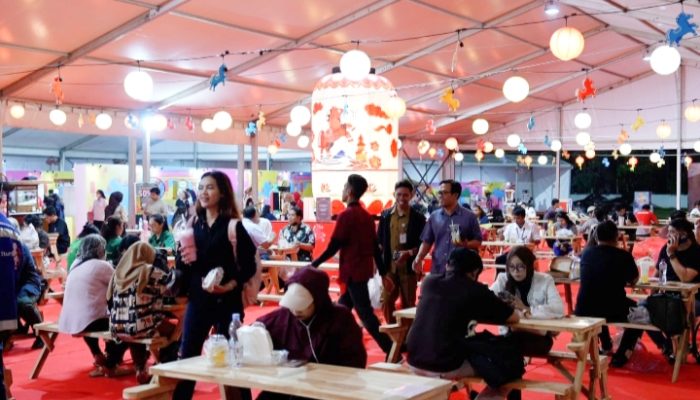 Gemerlap Lampion Terangi Lapangan Banteng, Imlek Festival 2577 Jadi Ruang Pertemuan Budaya