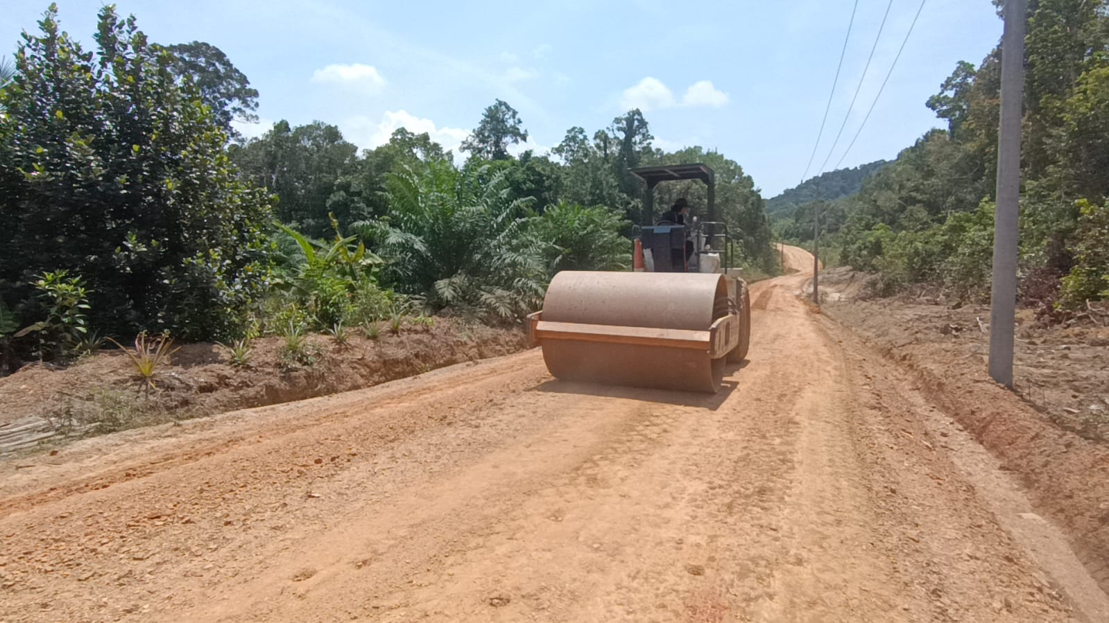 Jalan Persawahan 5,5 Km Desa Penutuk Rampung, Warga: Terima Kasih Satgas TMMD Kodim 0432 Basel