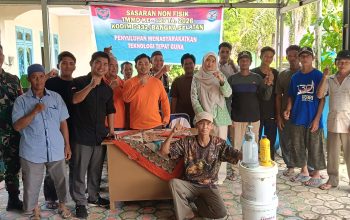 Satgas TMMD Pulau Lepar Basel Latih Petani Bikin Pupuk Organik