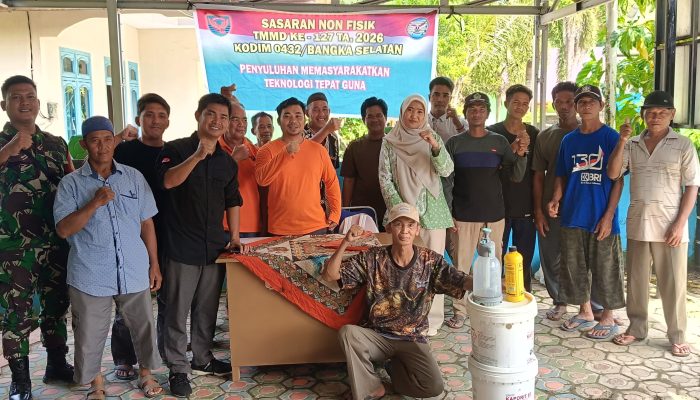 Satgas TMMD Pulau Lepar Basel Latih Petani Bikin Pupuk Organik