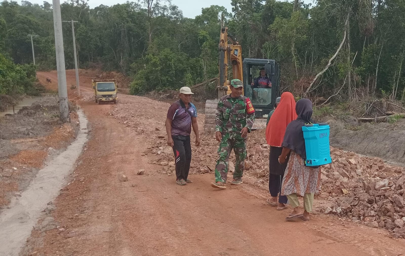 10 Gorong-Gorong Rampung, Jalan TMMD Kodim 0432/Basel di Desa Penutuk Capai 90 Persen