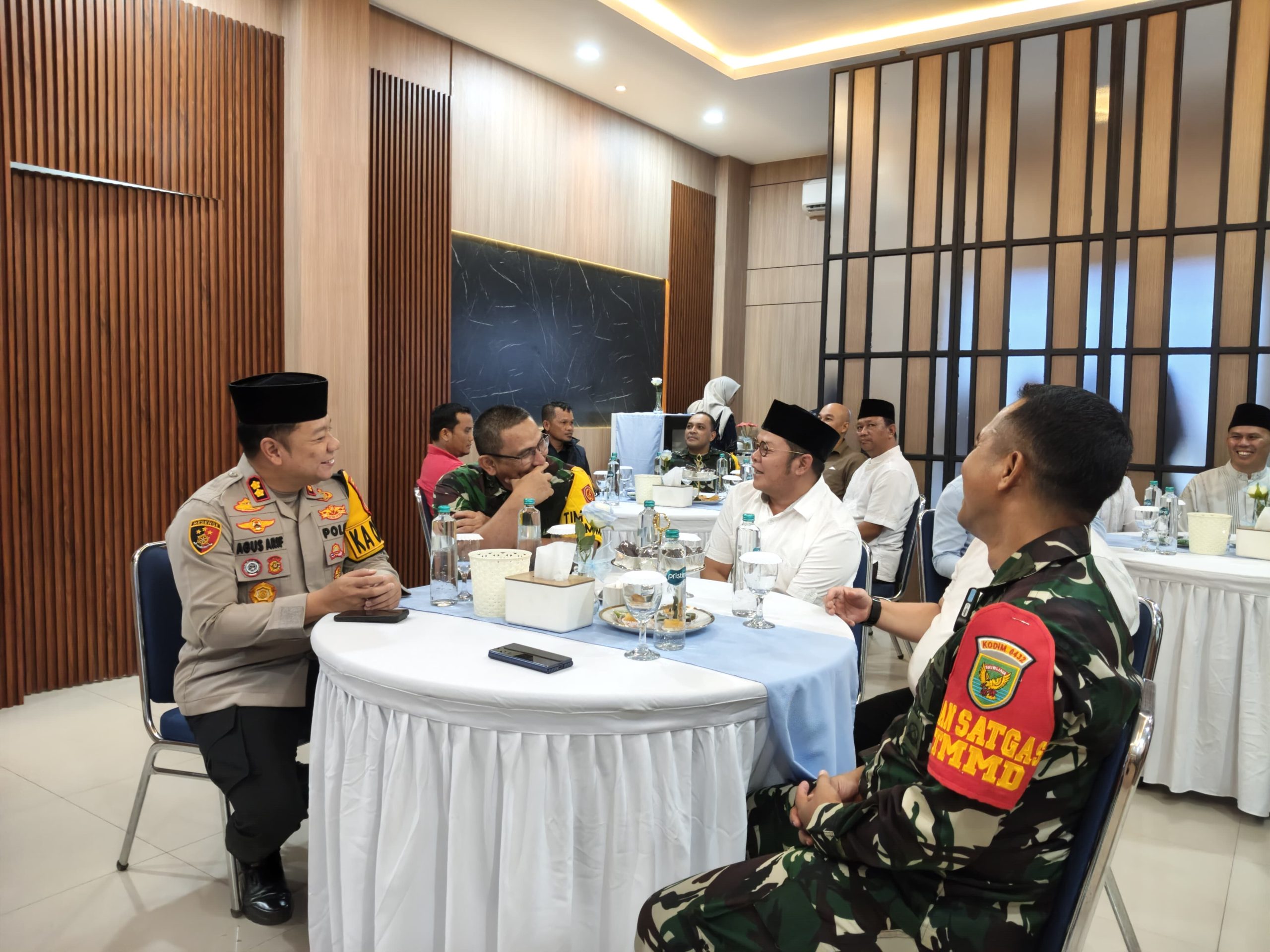 Perkuat Sinergi TNI dan Pemda, Bupati Bangka Selatan Buka Puasa Bersama Satgas TMMD