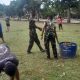 Jelang Penutupan TMMD ke-127, Satgas TNI dan Warga Bersihkan Lapangan Bola Desa Penutuk