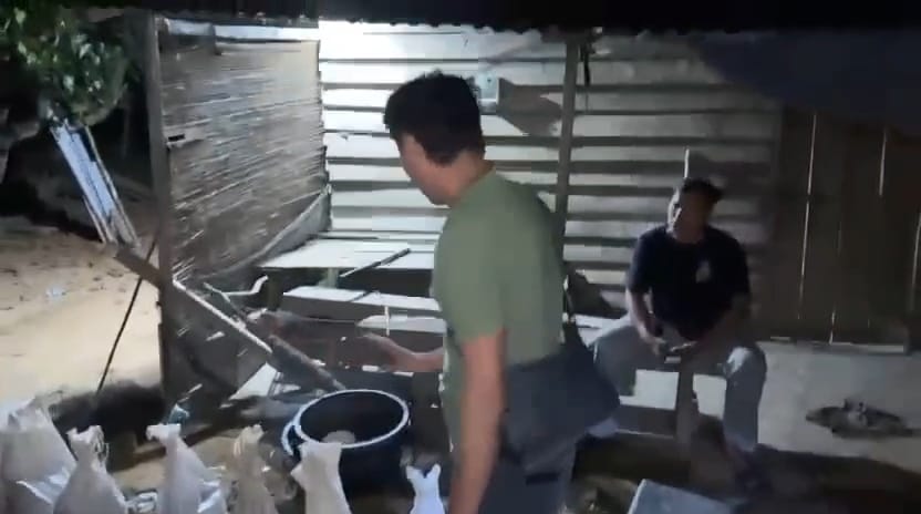 EN Mengaku Pernah Ikut Peleburan Timah Jadi Balok Bersama HE di Kasus Timah Ilegal Desa Paku