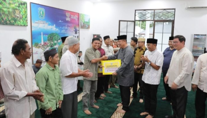 Safari Ramadan di Belitung, Gubernur Salurkan Bantuan