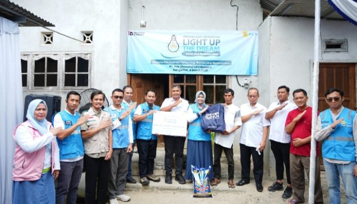 Program Light Up The Dream PLN bantu warga prasejahtera dapat sambungan listrik gratis