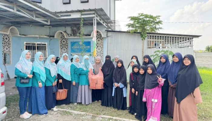 Kegiatan berbagi takjil Ramadan untuk masyarakat dan anak yatim Pangkalpinang