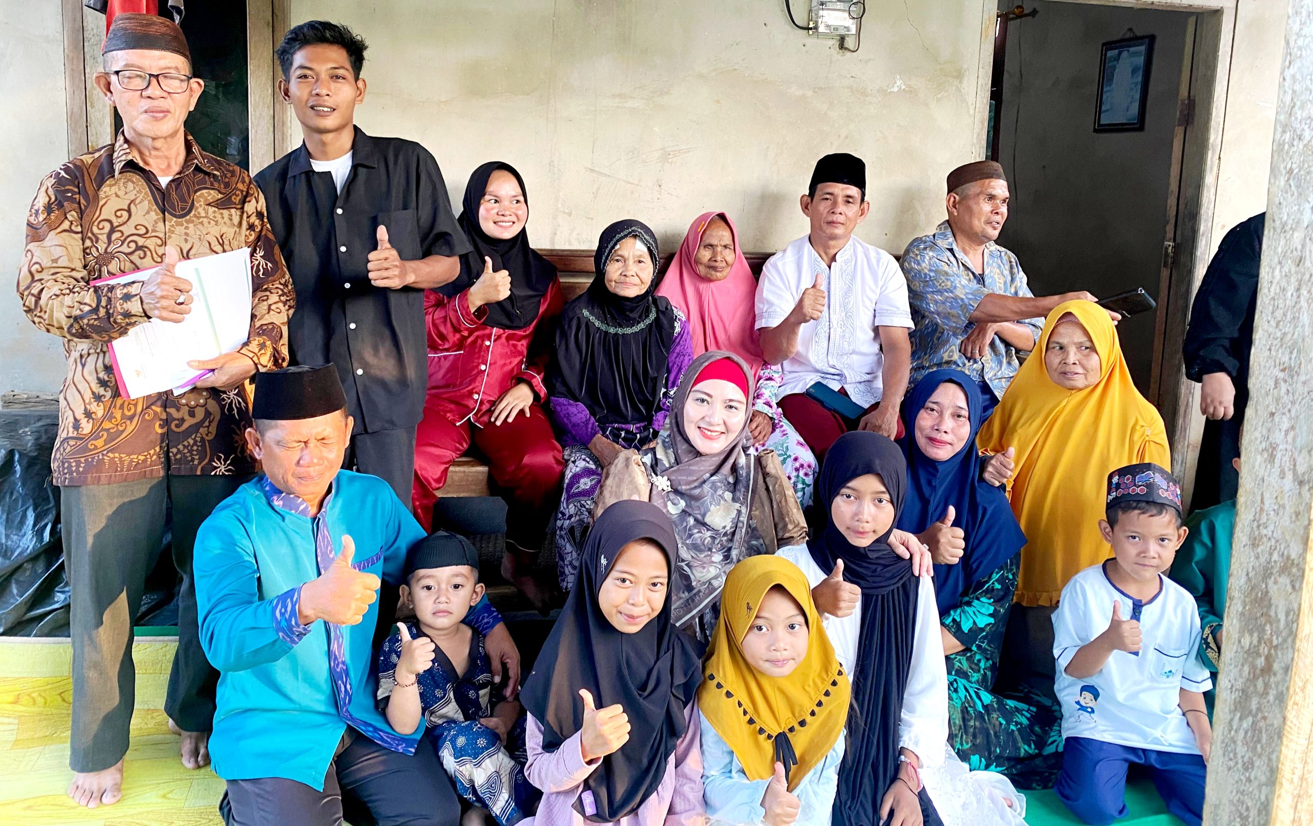 Wabup Debby dan Baznas Basel Silaturahmi Ramadan, Buka Puasa Bersama Warga Desa Suka Jaya