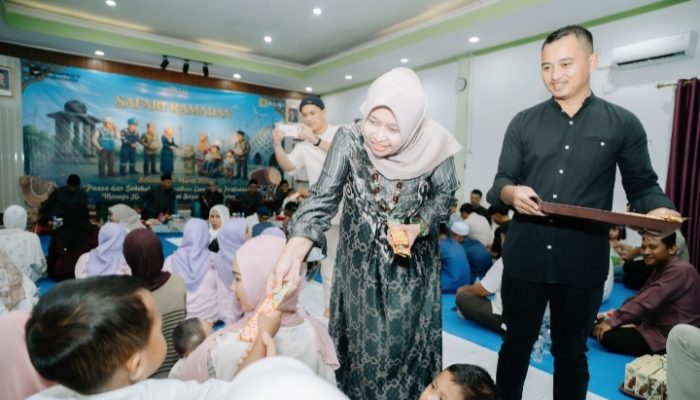 Sebanyak 117 penerima manfaat menerima bantuan sosial melalui YBM PLN Belitung