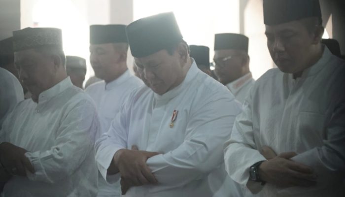 Prabowo Salat Idul Fitri 1447 H di Aceh Tamiang, Disambut Takbir Ribuan Jemaah