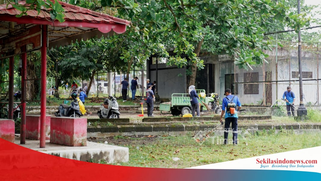 Tak Mau Lingkungan Kumuh, PT Timah dan Stakeholder Gelar Jumat Bersih di Taman Sari Sungailiat