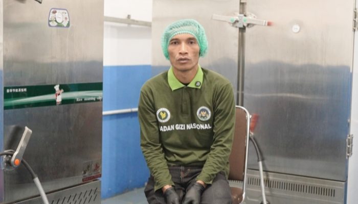 Difabel akibat Kecelakaan, Susanto Masih Bisa Diterima sebagai Koki di Dapur MBG Karanganyar