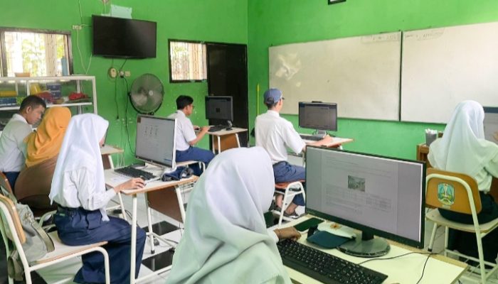 TKA SMP Digelar, Siswa Berkebutuhan Khusus Ikuti Ujian dengan Semangat dan Percaya Diri