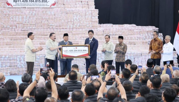 Negara Amankan Rp11,42 T dari Penertiban Perkebunan dan Tambang Ilegal, Prabowo: Kerja yang Tak Mudah