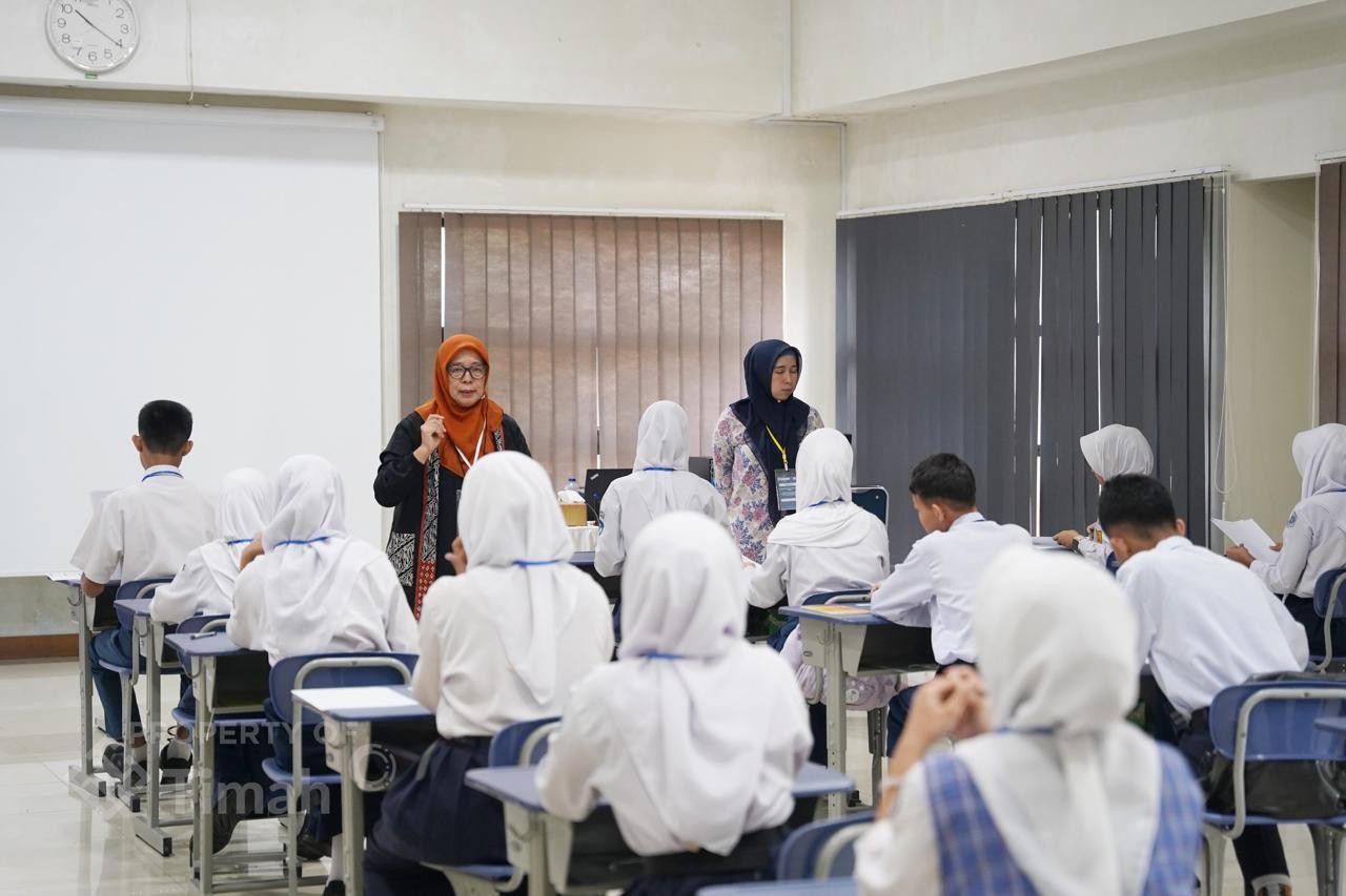 Antar Anak Ikut Seleksi, Orang Tua Titipkan Harapan di Beasiswa PT Timah