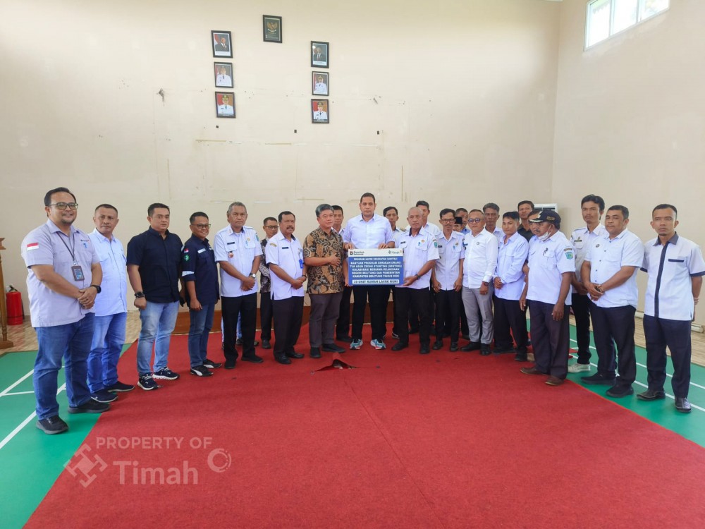 Bersama Kejari, PT Timah Bantu Renovasi Rumah Warga Demi Tekan Kemiskinan