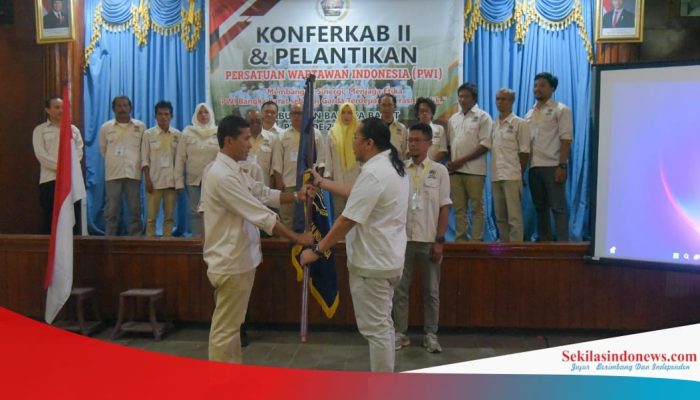 Husni Kembali Dilantik Jadi Ketua PWI Bangka Barat Periode 2026-2029