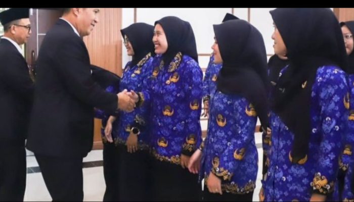 Pelantikan 122 PNS berlangsung di Gedung Pertemuan GRHA Maras Kabupaten Bangka.