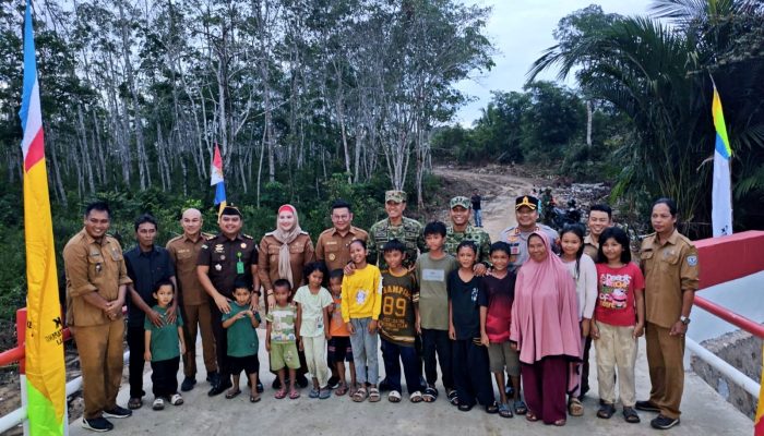 Riza-Debby Dampingi Danrem 045/Gaya Tinjau Jembatan Garuda Penghubung Teladan-Ketapang