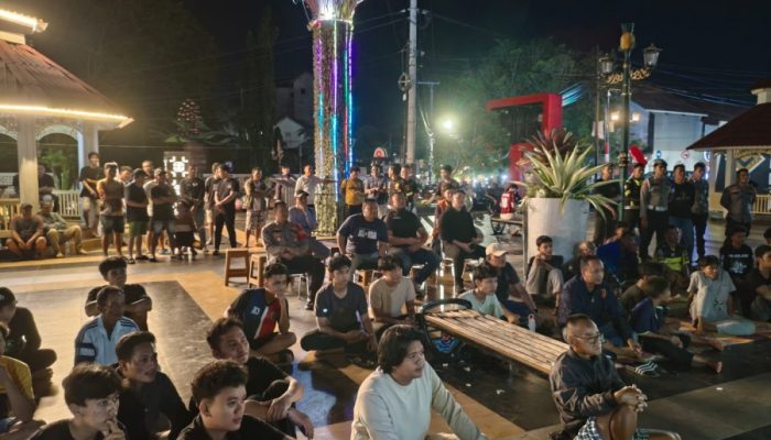 Ratusan Masyarakat Padati Simpang Lima Toboali, Nobar Brasil vs Jepang