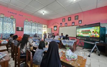PT Timah dan DLH Bangka Barat Latih Pelajar Ubah Sampah Plastik Jadi Ecobrick