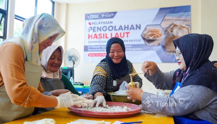 PT Timah Latih Warga Pesisir Bangka Olah Hasil Laut Jadi Produk Bernilai Jual