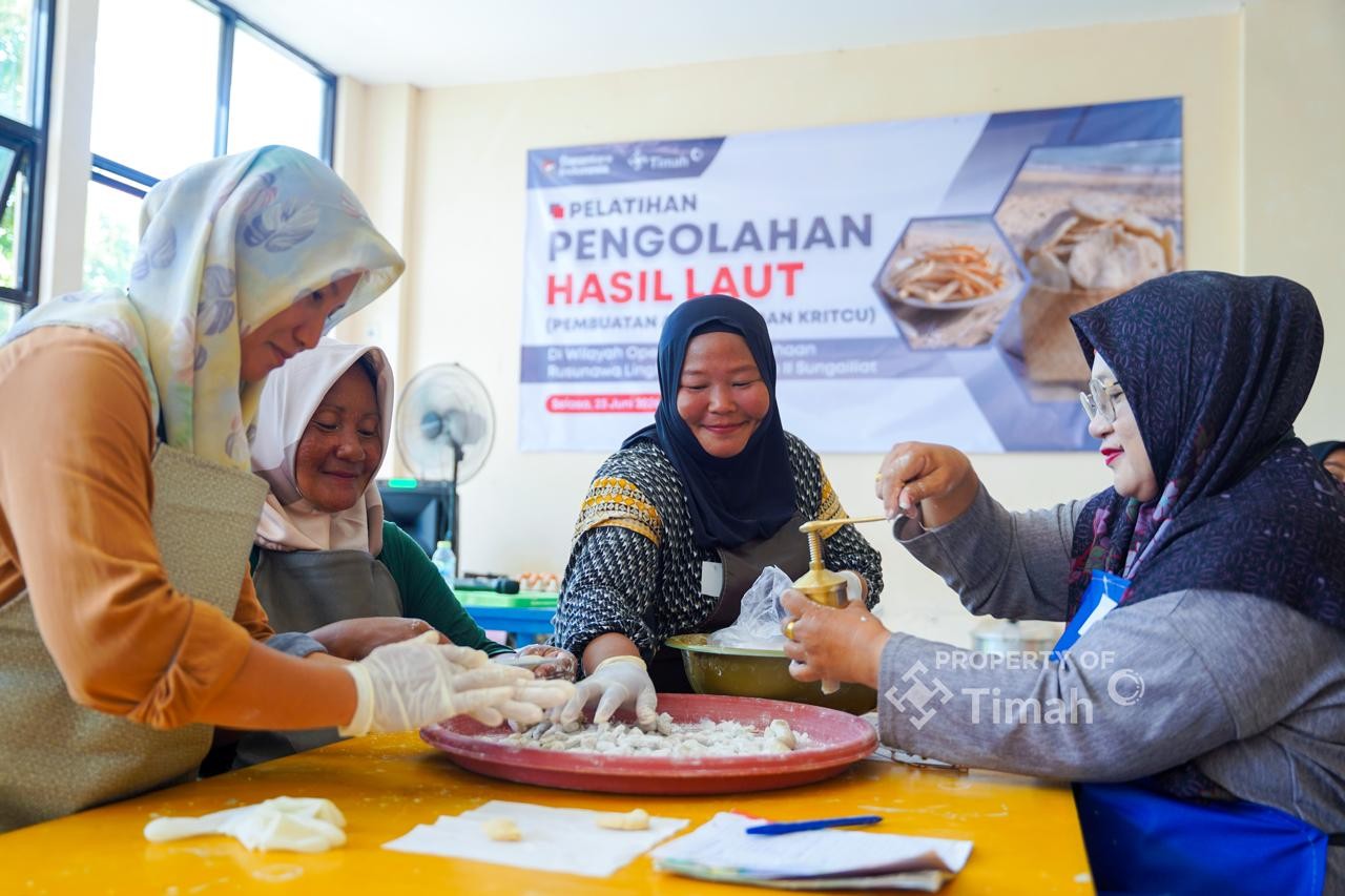 PT Timah Latih Warga Pesisir Bangka Olah Hasil Laut Jadi Produk Bernilai Jual