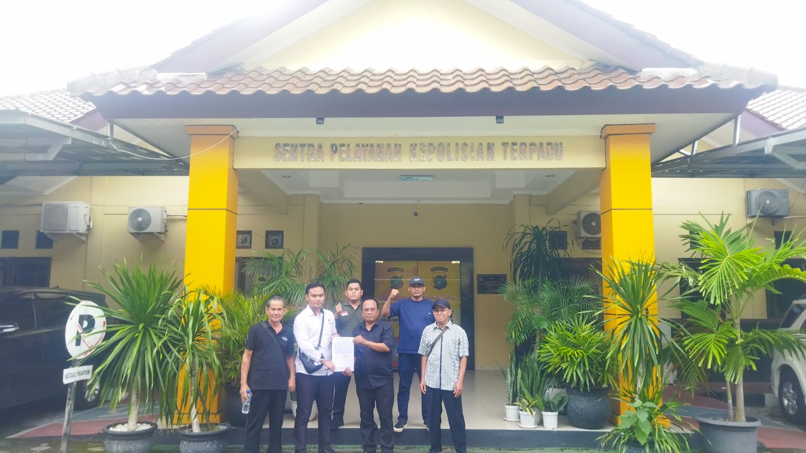 Jalan Usaha Tani Diduga Dihajar Excavator PT BPP, Warga Desa Nangka Lapor ke Polda Babel