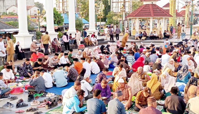 Pemkab Basel Rayakan 1 Muharram dengan Tradisi Nganggung Berkah di Simpang Lima Toboali