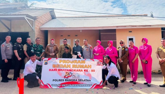 Polres Bangka Selatan Bedah Rumah Marbot Masjid Korban Puting Beliung, Riza Herdavid Beri Apresiasi