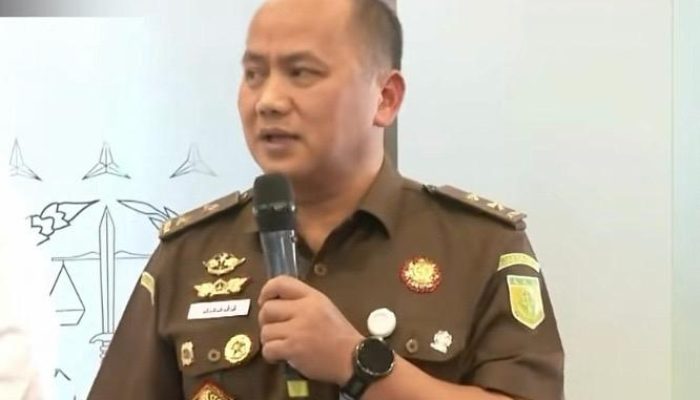 Kapuspenkum Kejagung: Eks Jampidsus Febrie Ada di Indonesia Dalam Pantauan Penyidik
