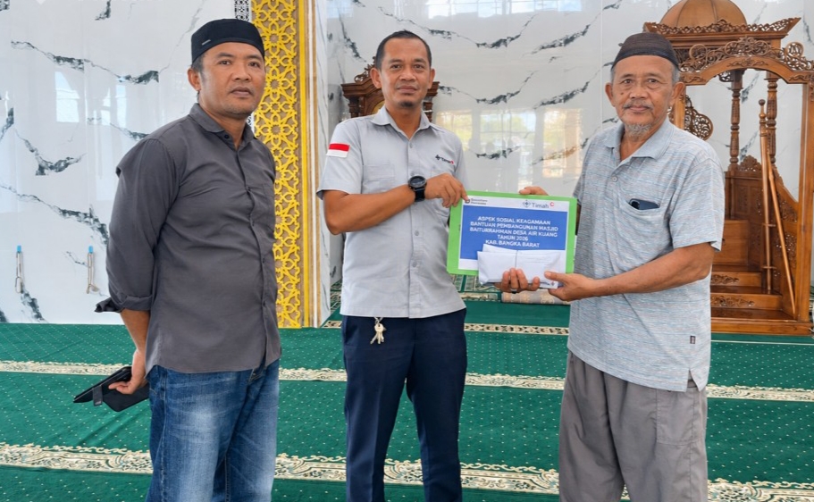 PT Timah Bantu Pengadaan Tiga Unit AC untuk Masjid Baiturrahman di Bangka Barat