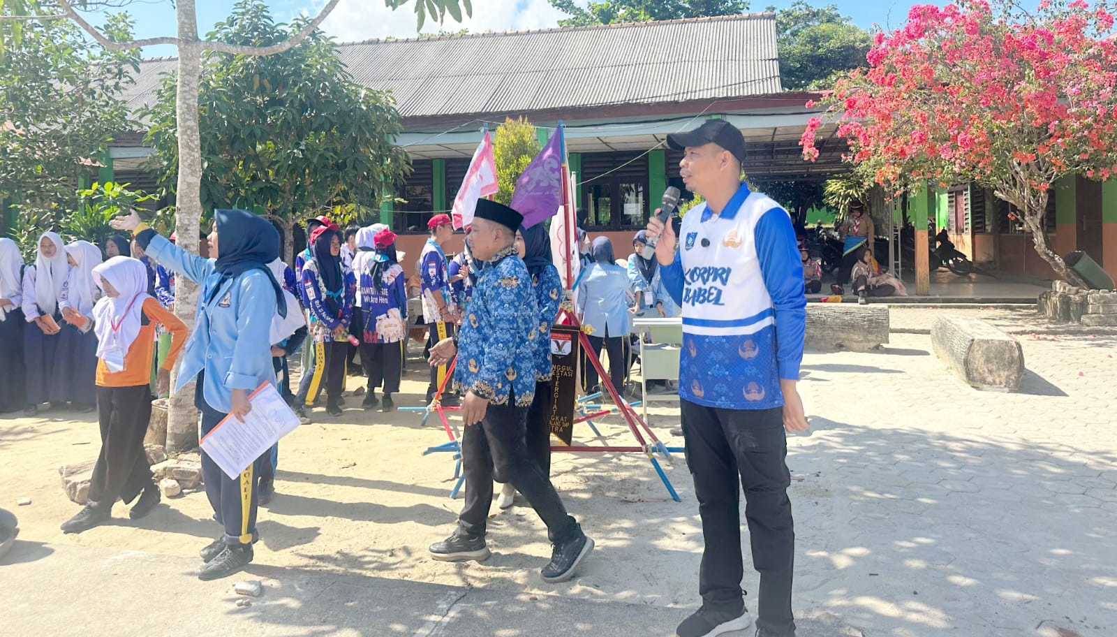 Kadisdikbud Bangka Selatan Minta Sekolah Tak Bebani Siswa yang Belum Terima Seragam Gratis