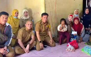 Hadir di Tengah Duka, Wabup Debby Salurkan Bantuan Sembako di Dusun Gusung