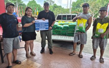 PT Timah Salurkan 1 Ton Beras ke Yayasan Kelenteng Kelapa Kampit saat Sembahyang Rebut
