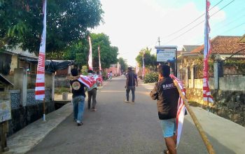 Sambut HUT RI ke-81, Tim BAHER Kibarkan Semangat Merah Putih Lewat Pemasangan Umbul-Umbul di Rumah Warga