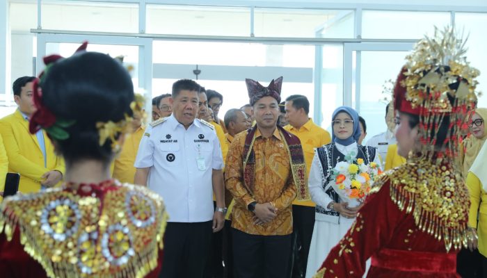 Dari Bandara Depati Amir, Hidayat Arsani dan Menteri Wihaji Satukan Langkah Percepat Penurunan Stunting