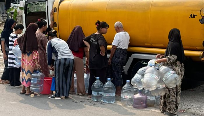 Krisis Air Bersih di Babakan Madang, Marlyn Maisarah Turun Tangan Bantu Warga