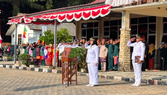 Pimpin Upacara HUT ke-81 RI di Airgegas, Wabup Debby Ajak Warga Bergerak Maju Bangun Bangka Selatan