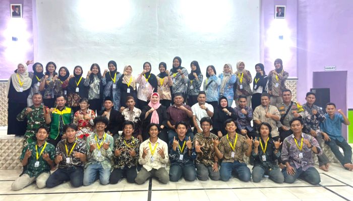 Lepas Mahasiswa KKN UGM di Sumber Jaya Permai, Wabup Debby: Semoga Jadi Pengalaman Berharga